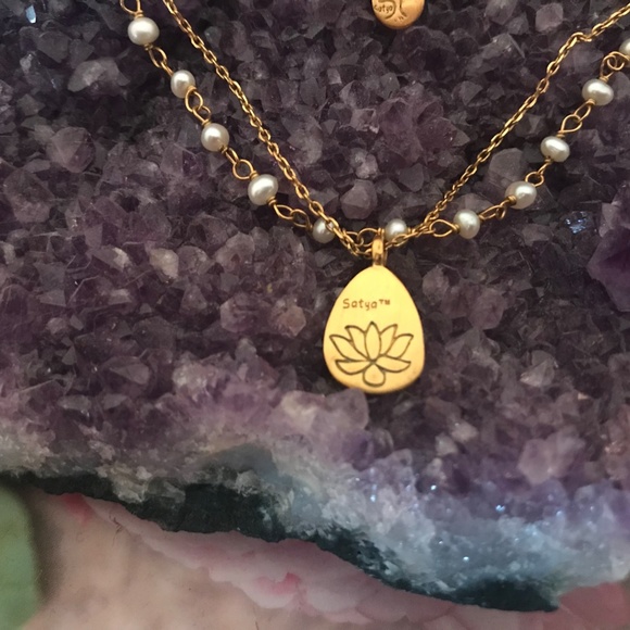 Satya Tree of Life & Lotus Pearl Triple Chain Gold necklace - Picture 4 of 6
